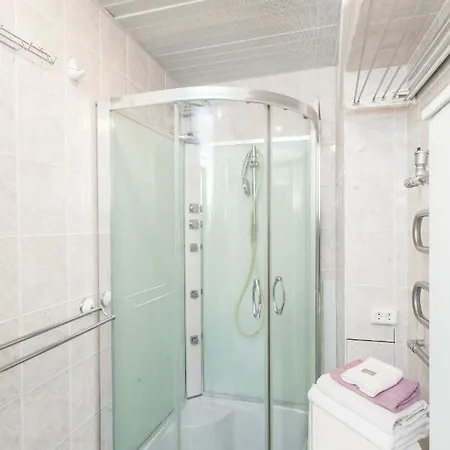 With Jacuzzi In Old Town * Κάουνας